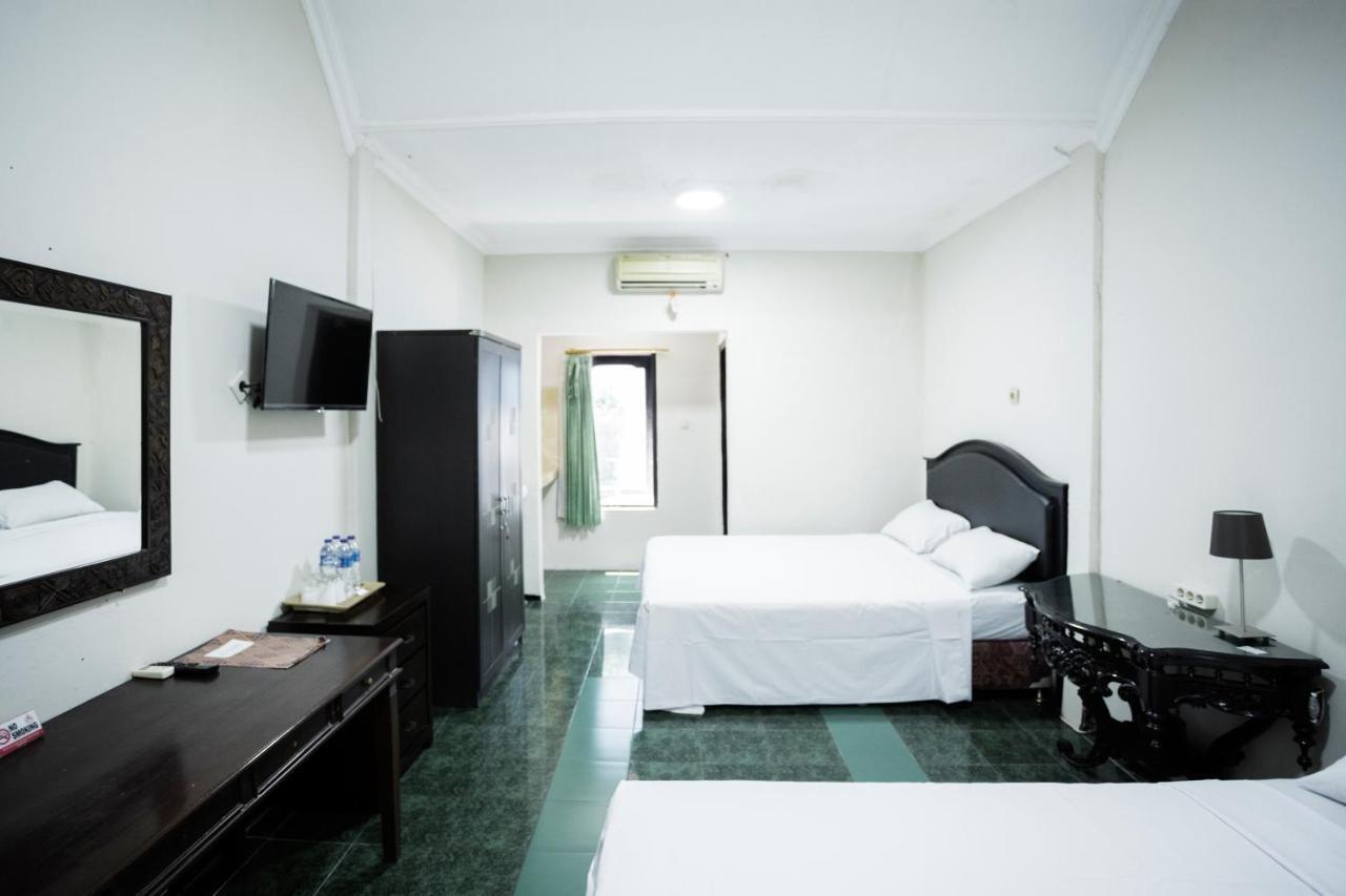 Hotel Galuh Anindita Yogyakarta Exterior photo